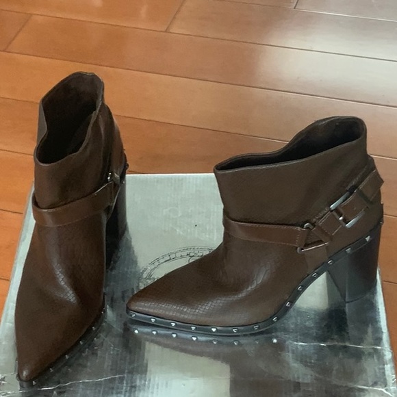 Short brown studded boots - Picture 1 of 1